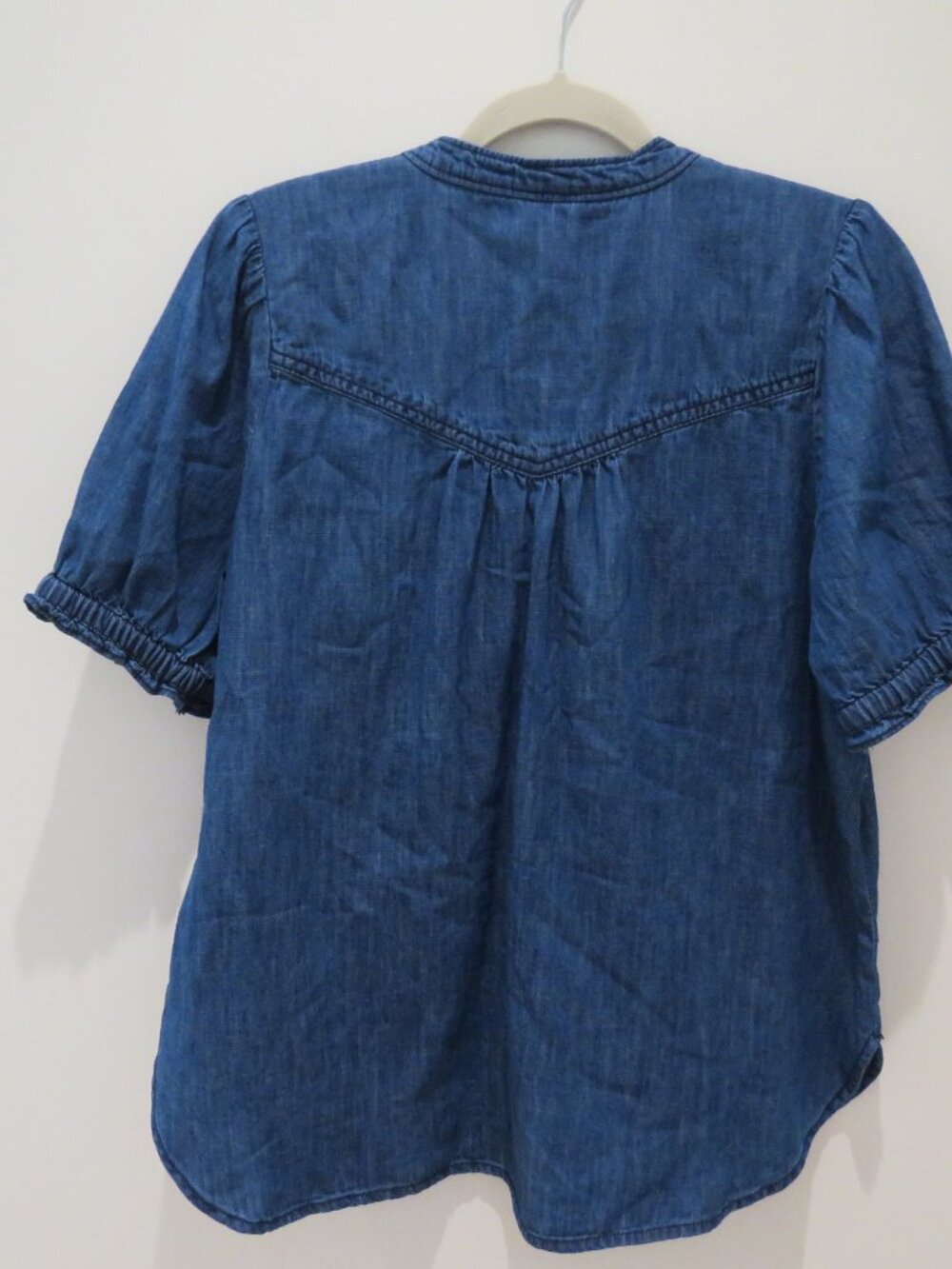 ANTHROPOLOGIE PILCRO Aly Denim Puff-Sleeve Blouse Top Medium Preppy Casual - Picture 10 of 13